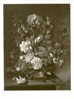Blumenstrauß mit Iris, Mohn und Rittersporn