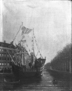 Het feestvaartuig "de galjoot" in de bocht van de Herengracht by Jacob Taanman