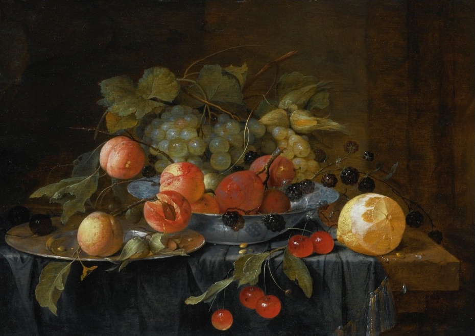 Still life of fruit on a pewter plate and in a Wan-li Kraak bowl